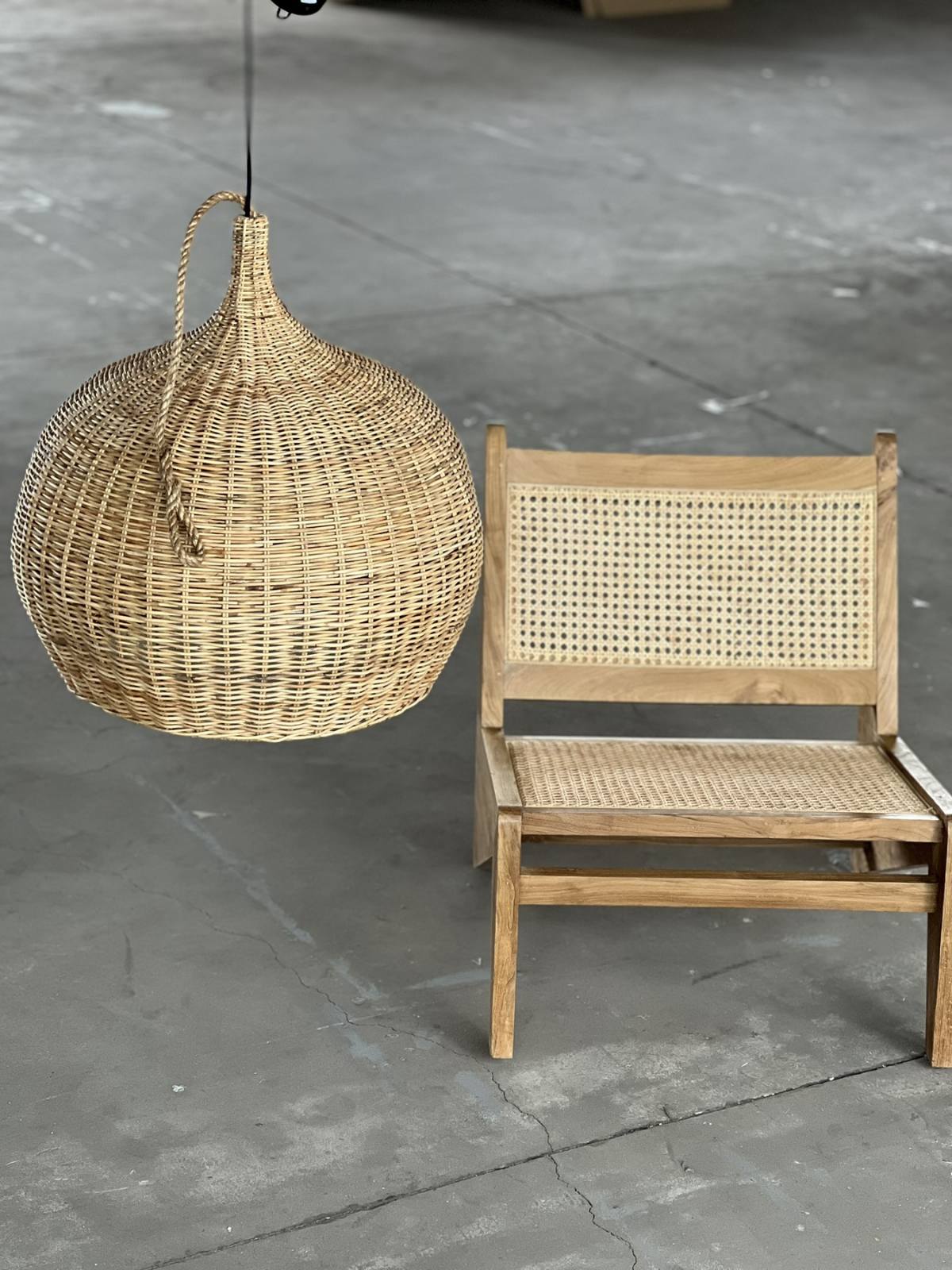 ЛУЧЕНА ЛАМПА 