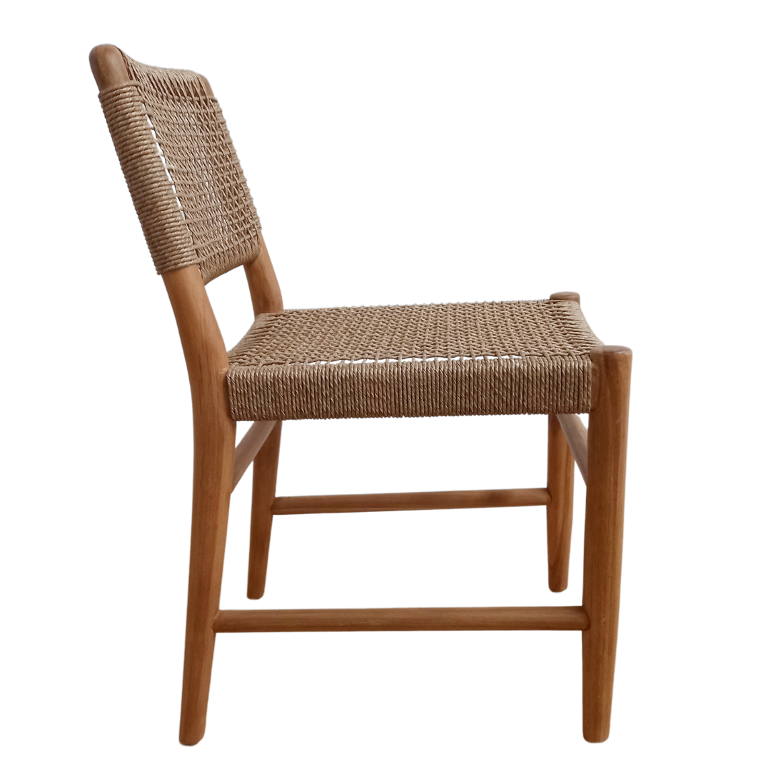 Трапезен стол от тиково дърво Нина