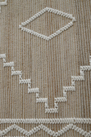 Вълнен килим от юта 