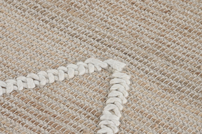 Вълнен килим от юта 