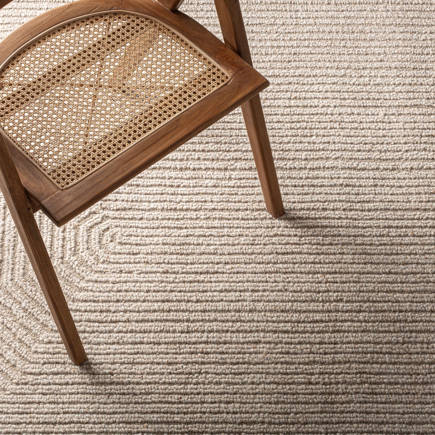 ВЪЛНЕН КИЛИМ SUZUE