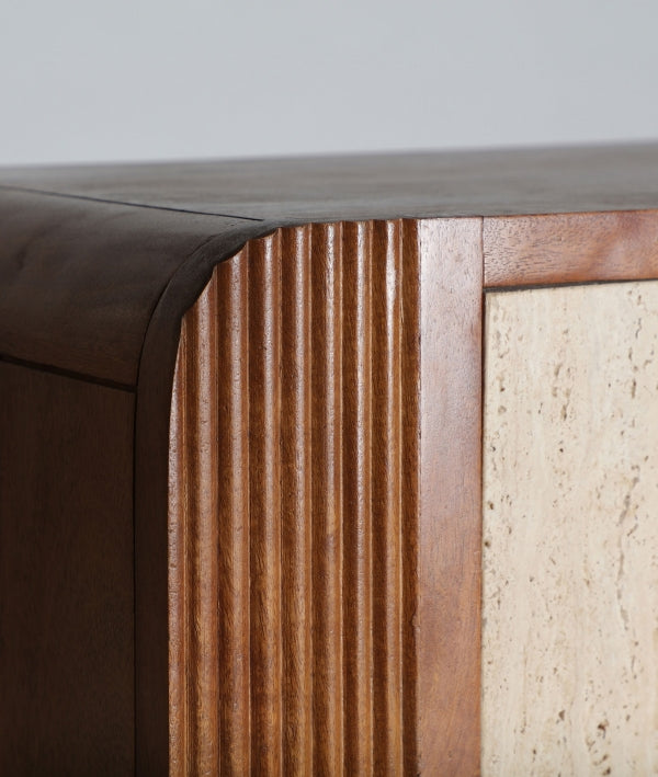 Гардероб от травертин и манго Кло