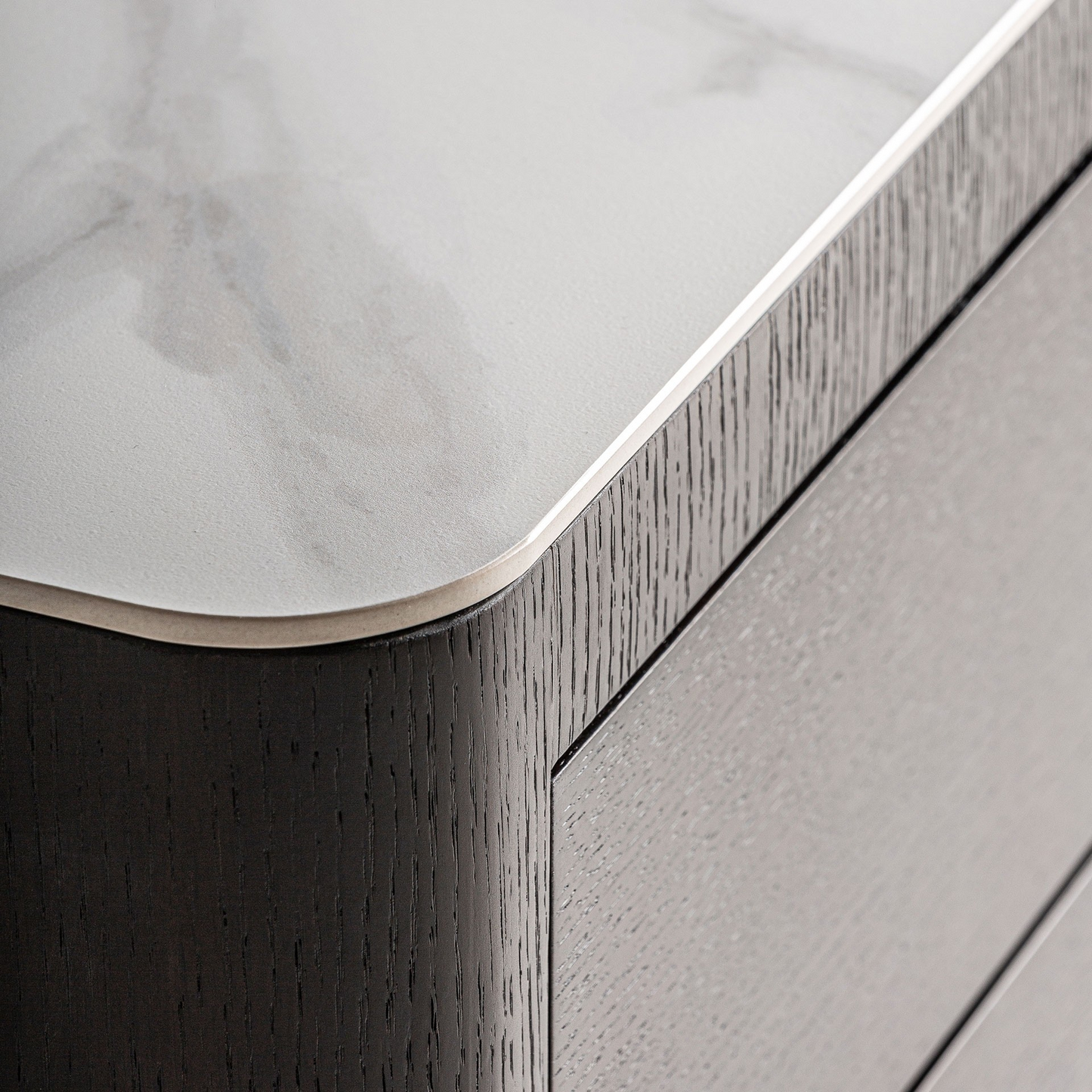 НОЩНО ШКАФЧЕ WHOLEN