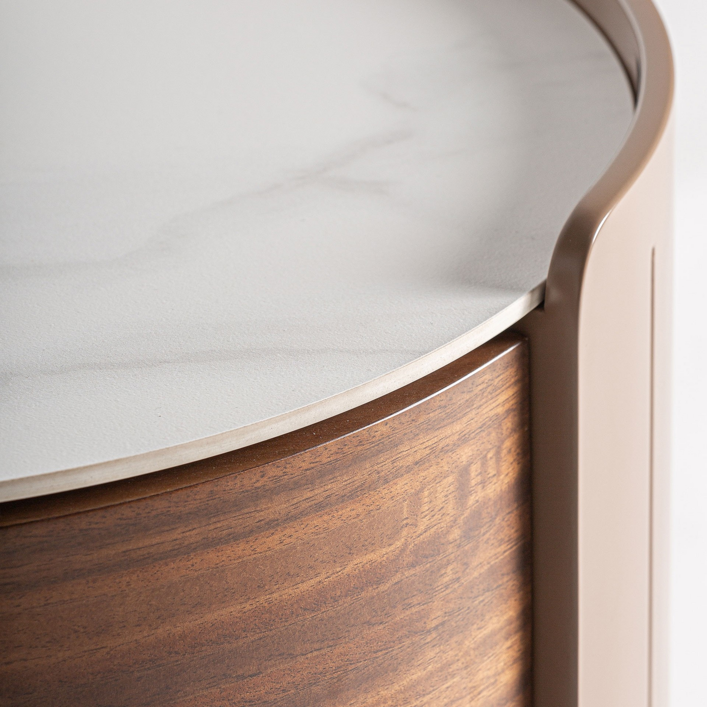 Нощно шкафче GISWIL