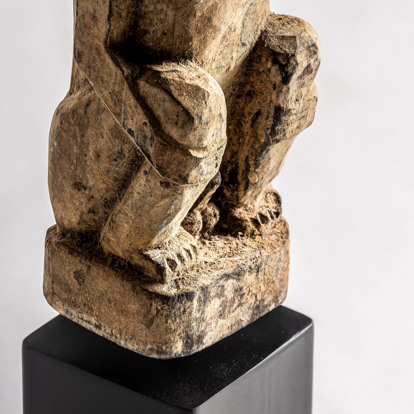 ДЪРВЕНА ДЕКОРАТИВНА ФИГУРА 67 см