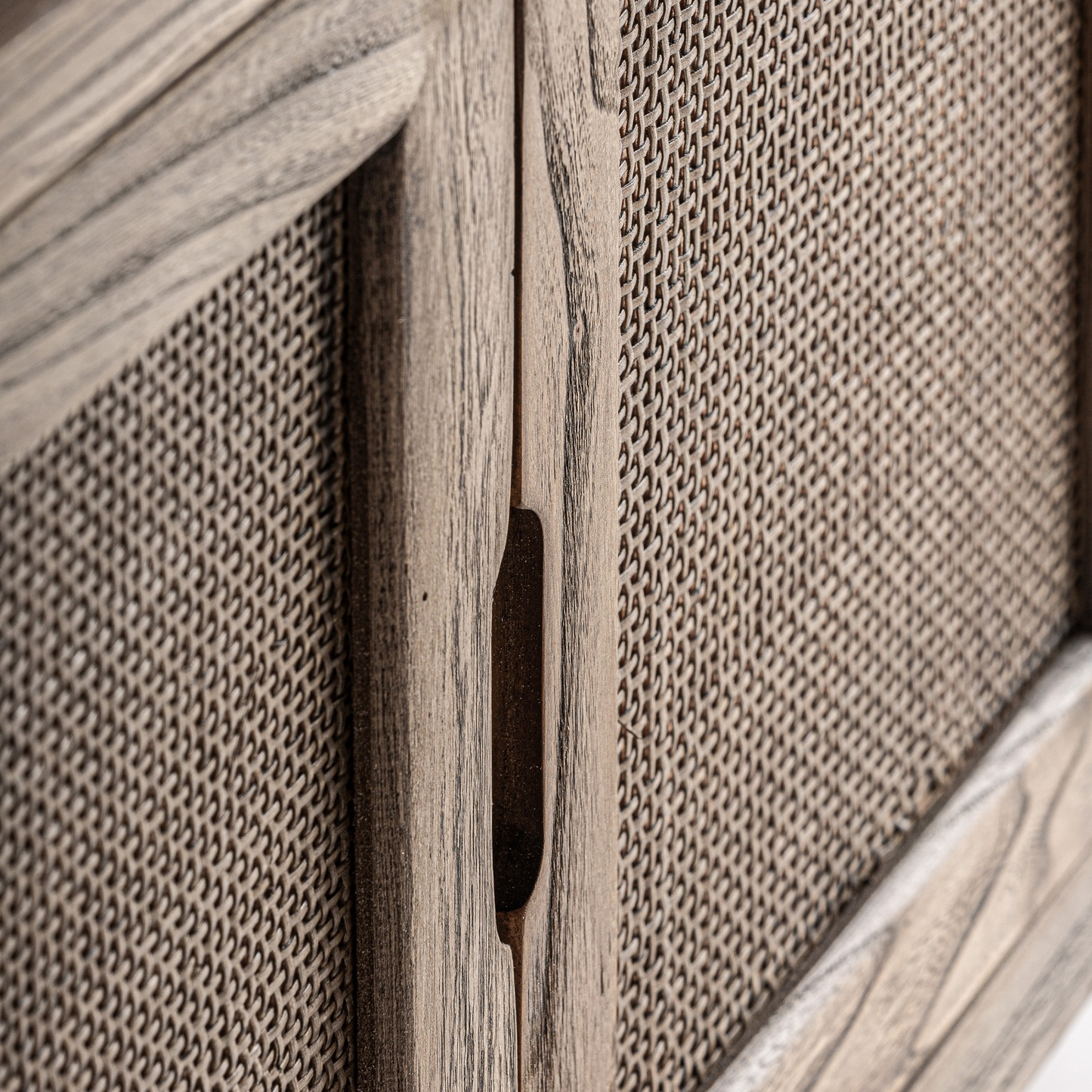 ТВ ШКАФЧЕ BYREMO