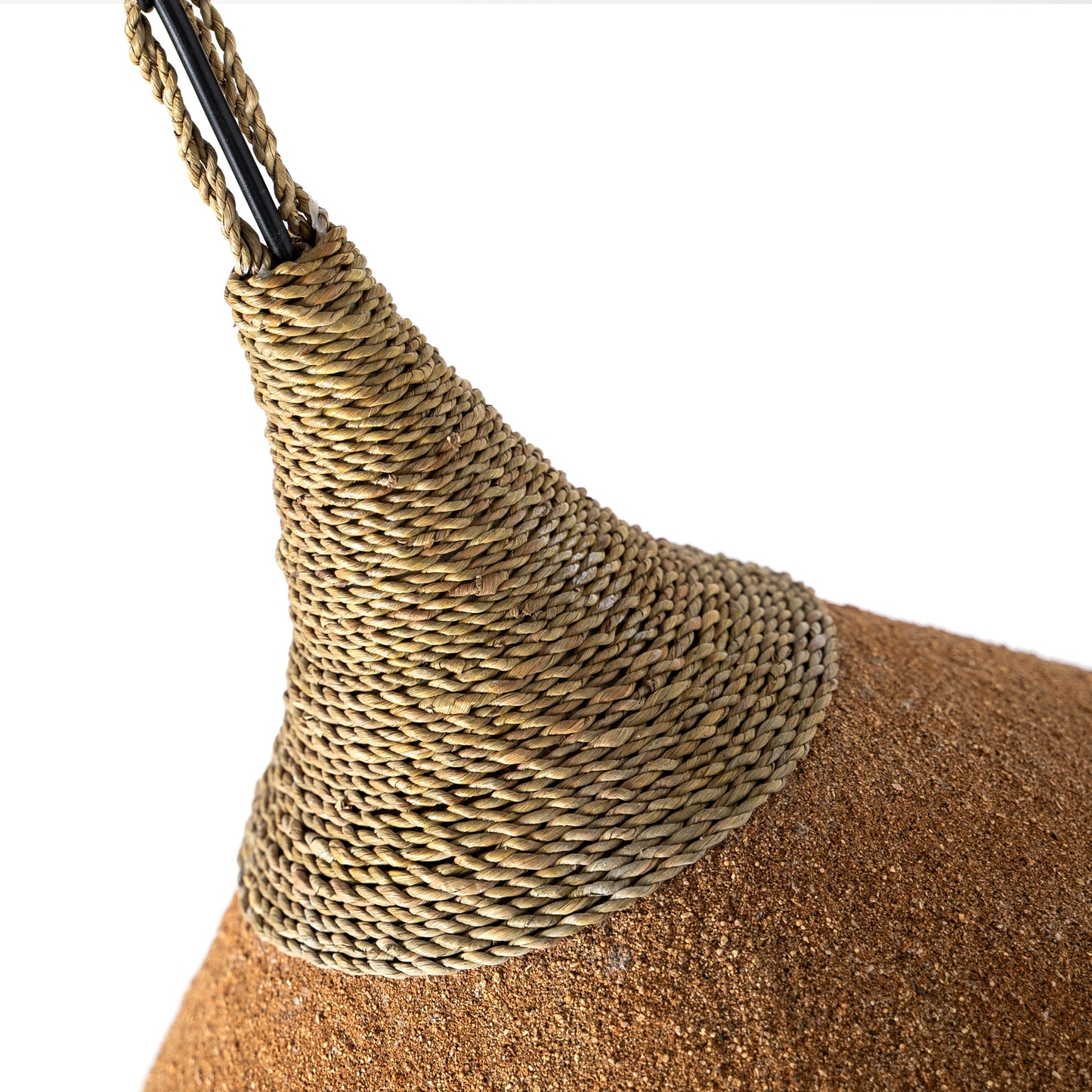 ПОДЪГНАТА ТАВАННА ЛАМПА