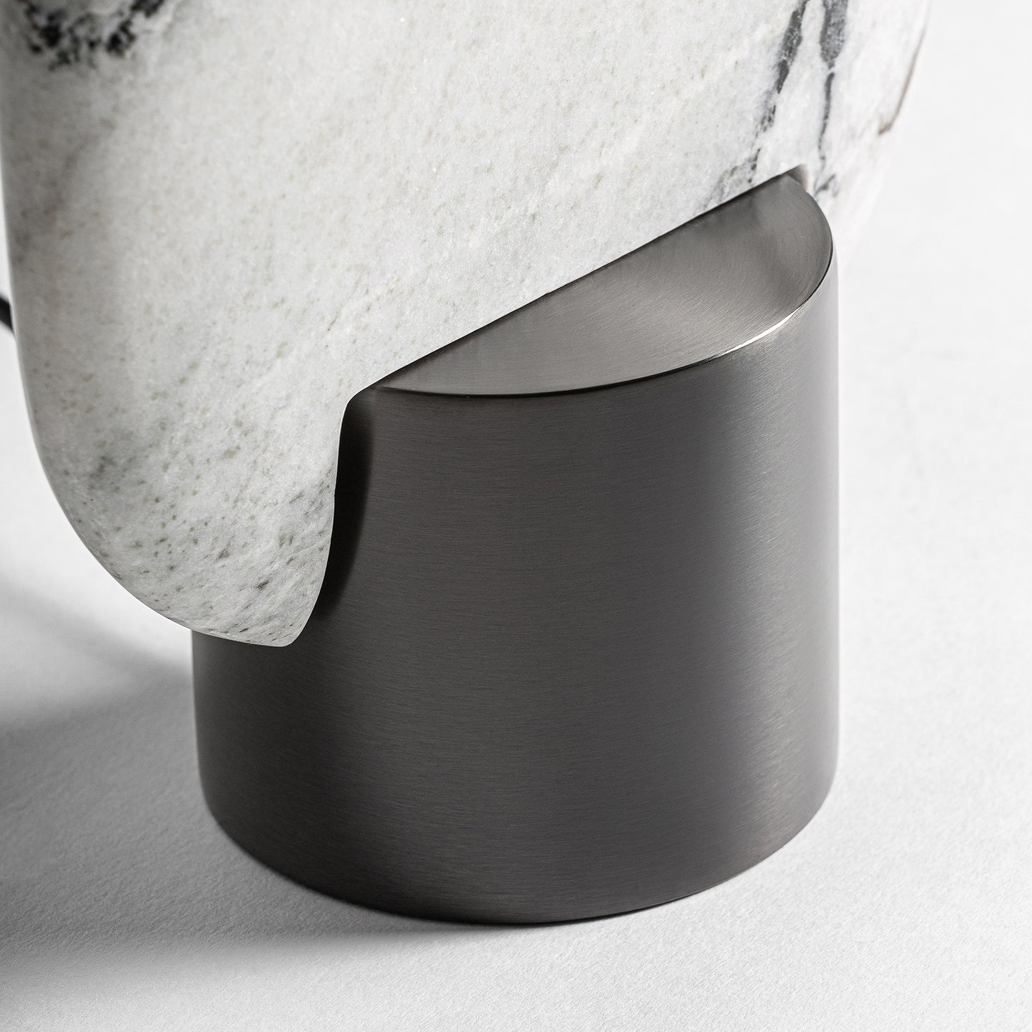 Настолна лампа DILASH