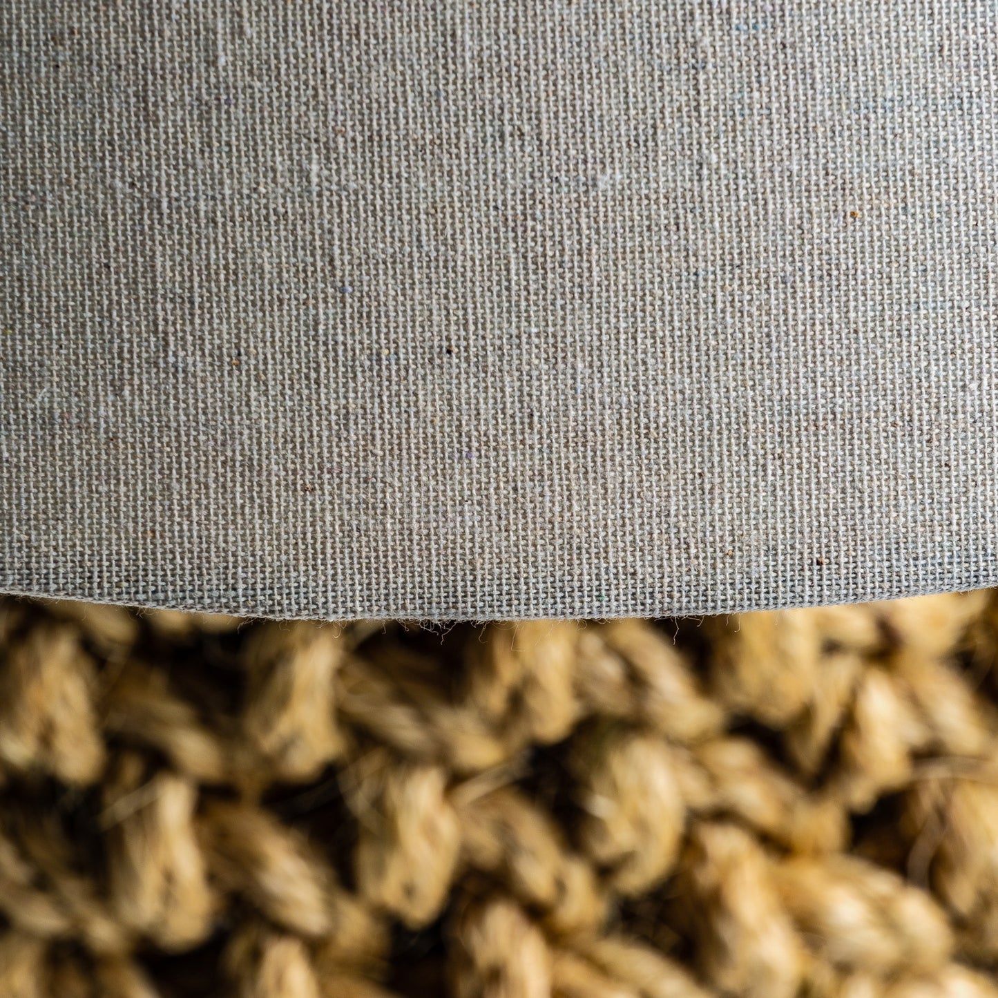 НАСТОЛНА ЛАМПА С ВЪЖЕ