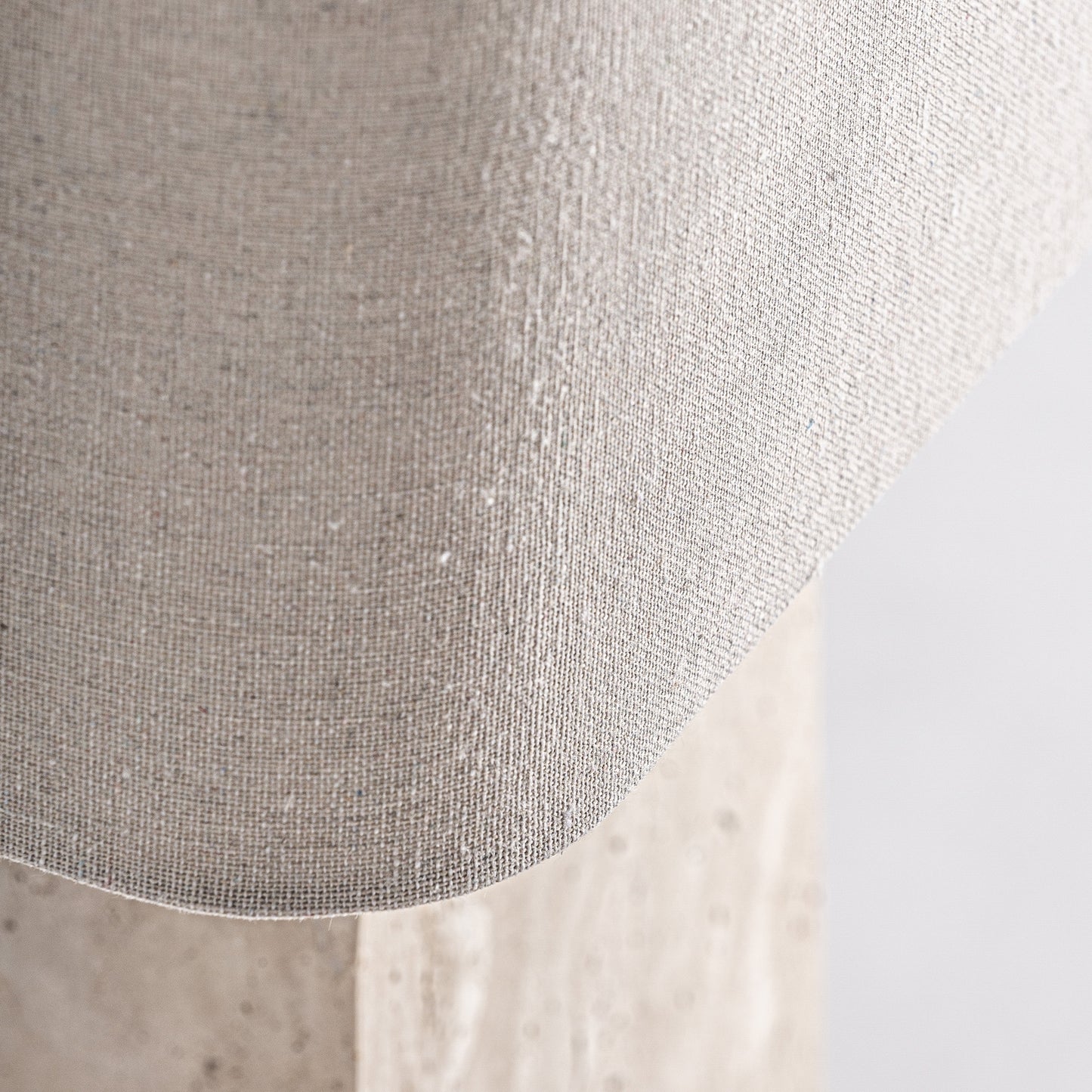 ЛЕНЕНА НАСТОЛНА ЛАМПА