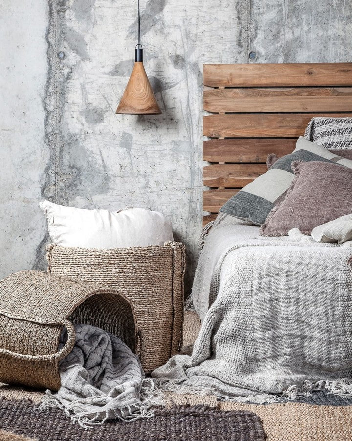 ОСВЕТЛЕНИЕ НА КОНУСНО ДЪРВО 