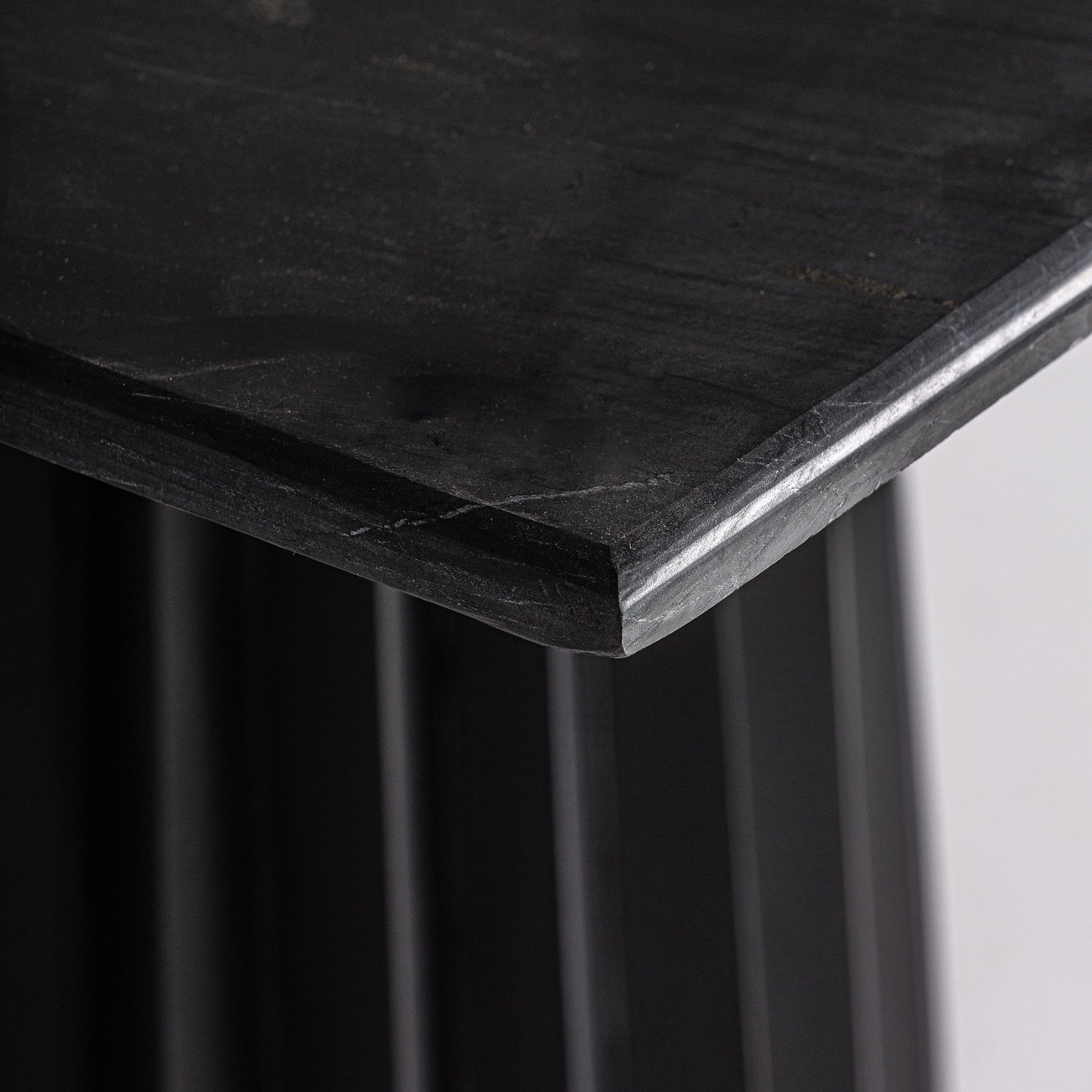 БАР МАСА ОТ МАНГОВО ДЪРВО PLISSÉ 