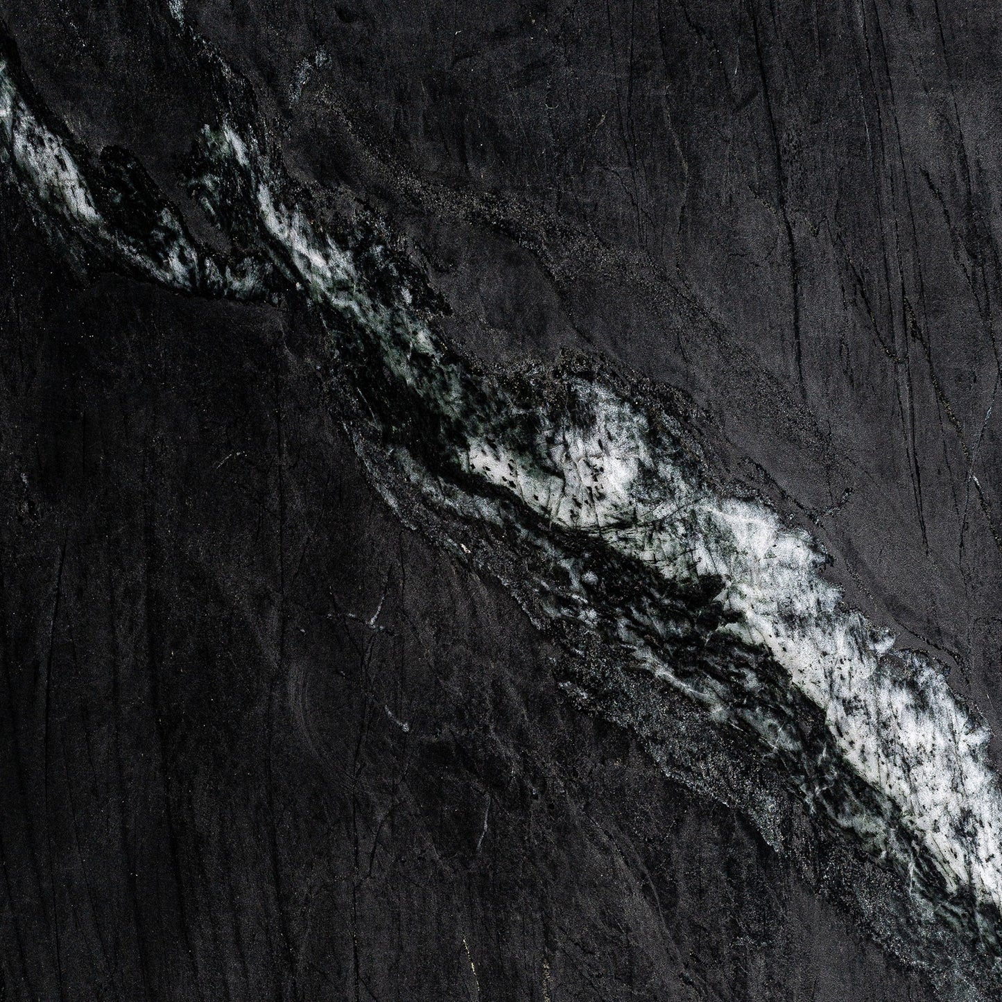 БАР МАСА ОТ МАНГОВО ДЪРВО PLISSÉ 