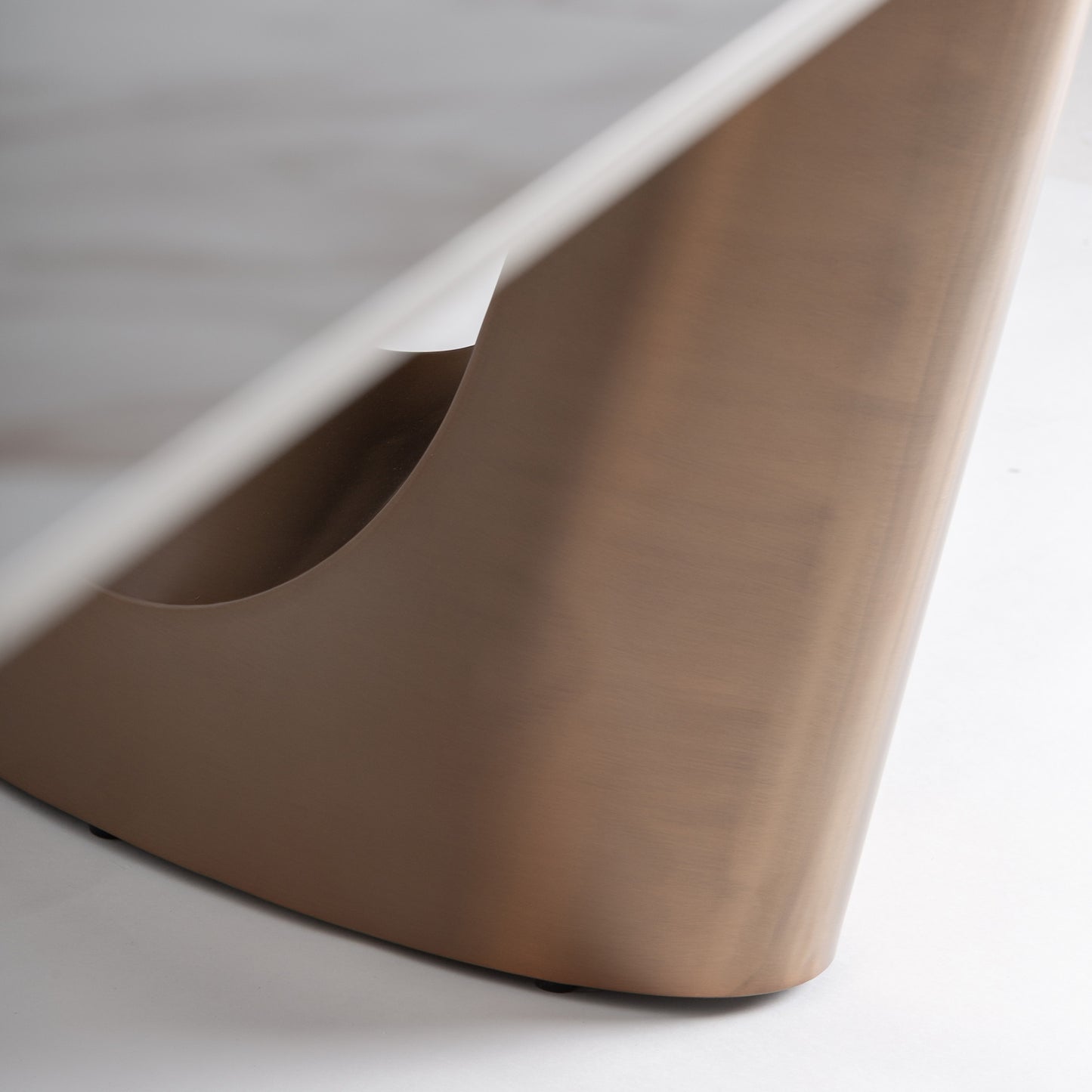 LEDAT DINING TABLE 280cm