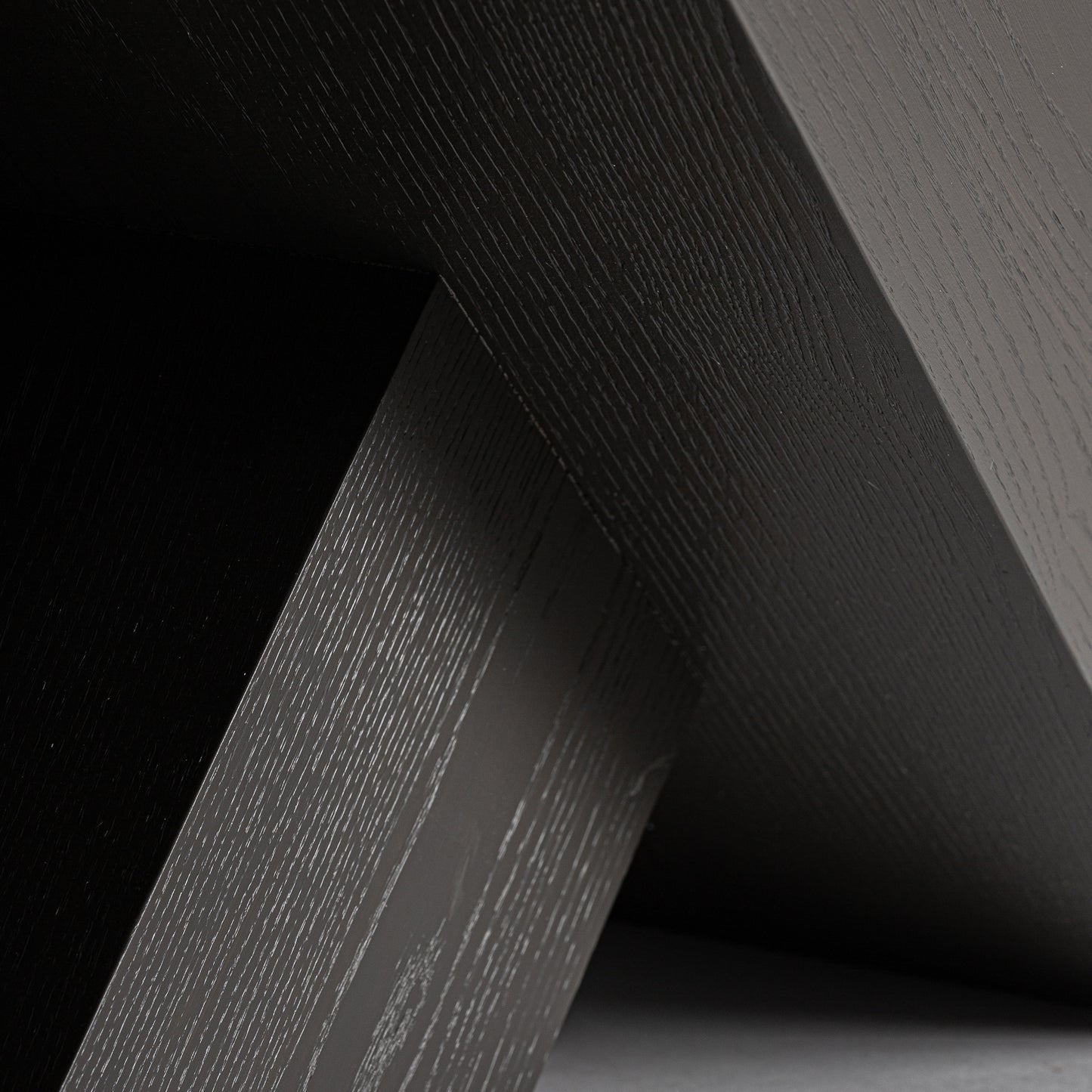 Дъбова маса за хранене YVORE