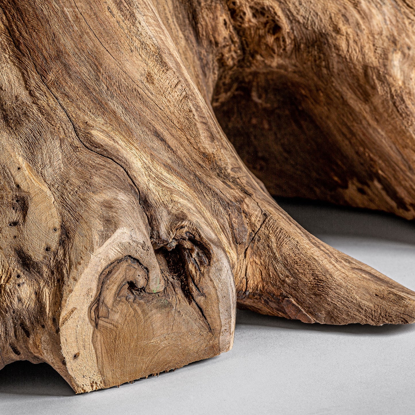 UNIQUE COFFEE TABLE AHRAS 173cm.