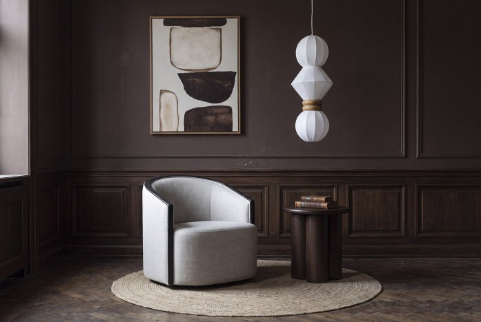 ELEGANT ARMCHAIR