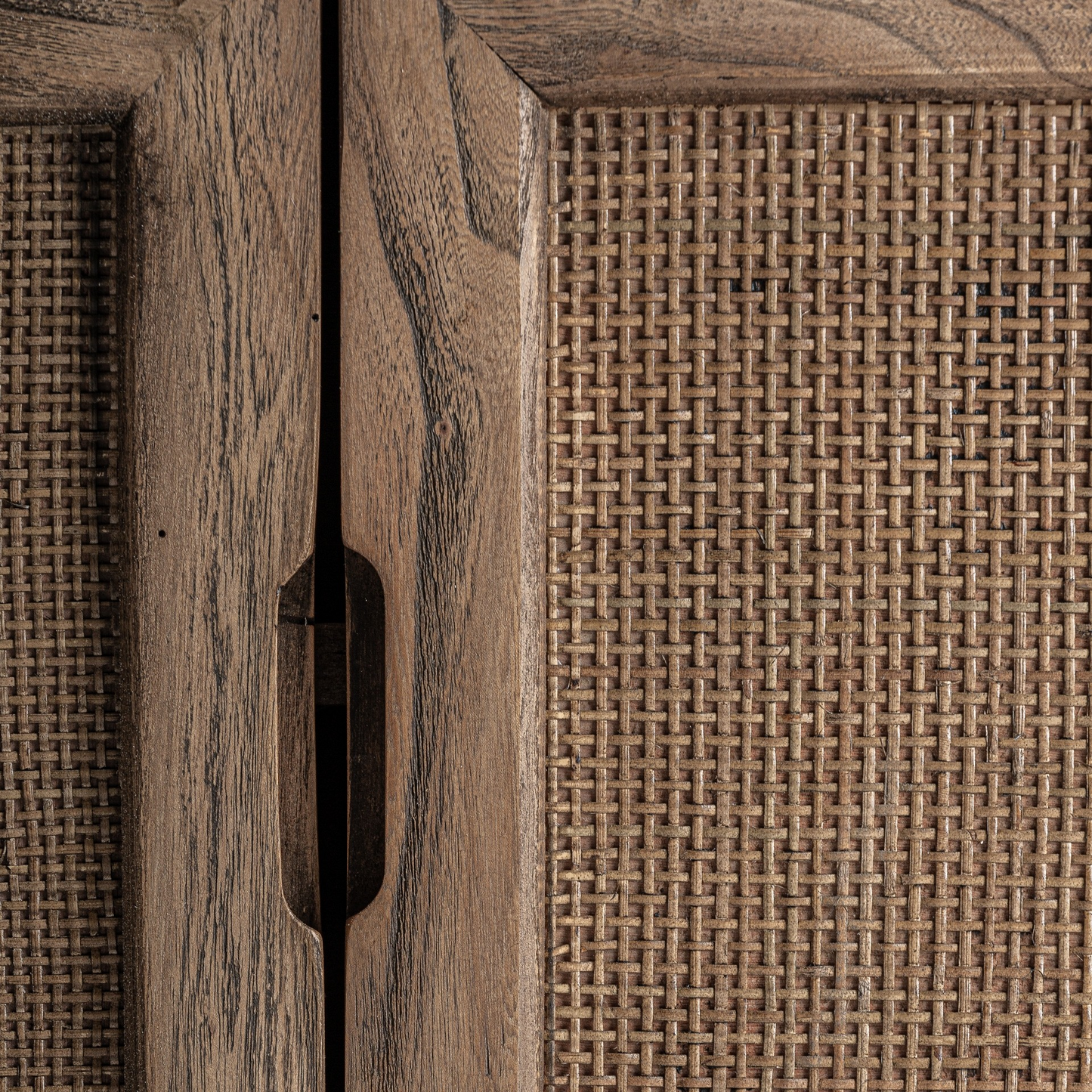 ТВ ШКАФЧЕ BYREMO