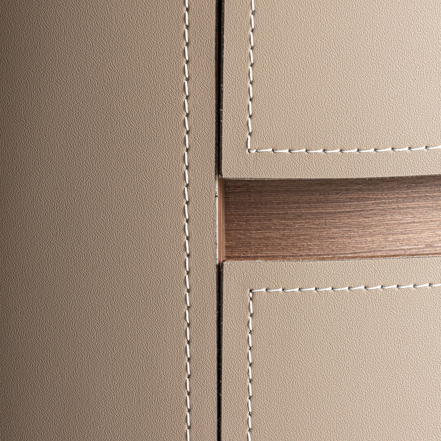 Нощно шкафче от кожа Kandern