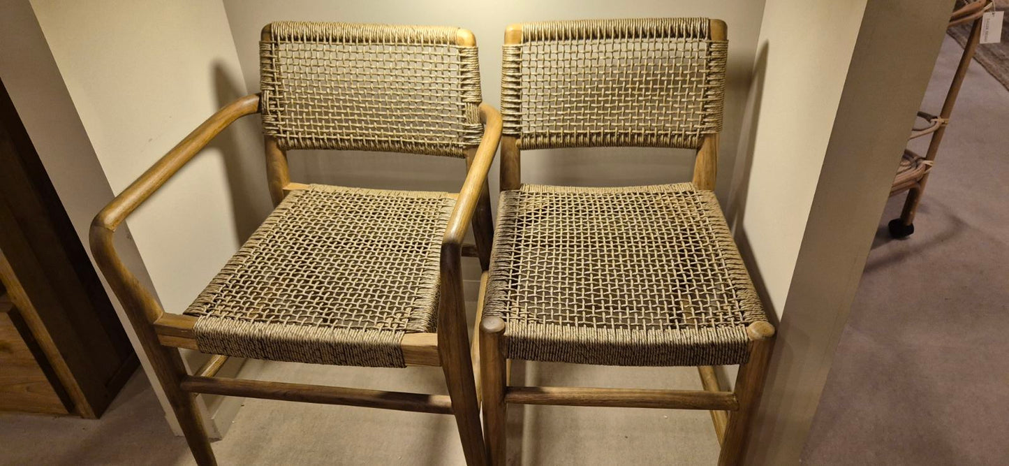 Трапезен стол от тиково дърво Нина