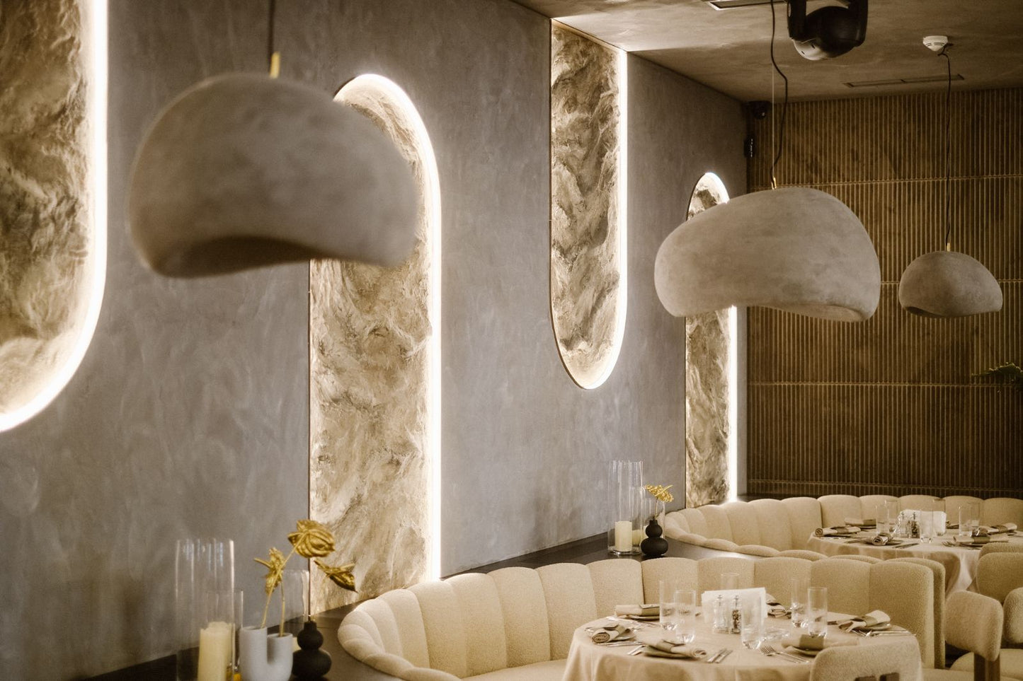 СКЛУПТУРНО ОСВЕТЛЕНИЕ