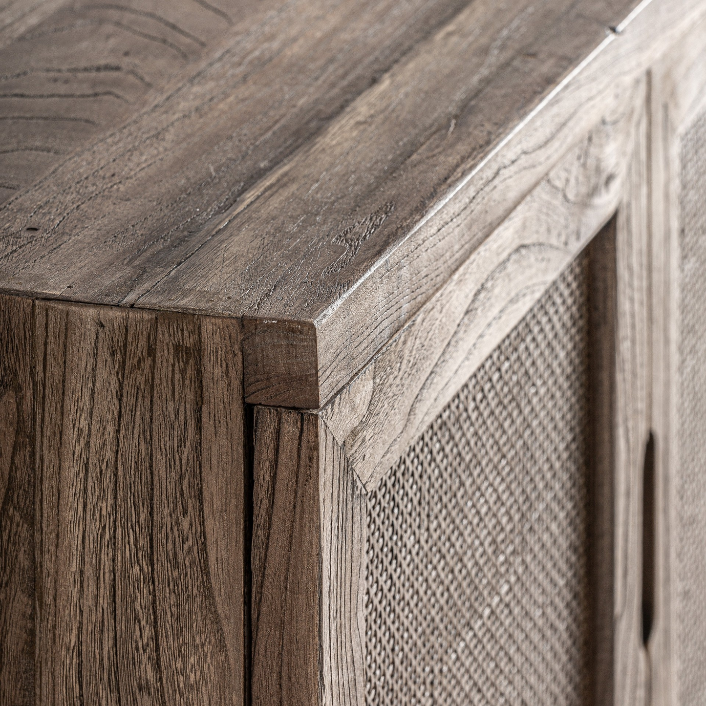 ТВ ШКАФЧЕ BYREMO