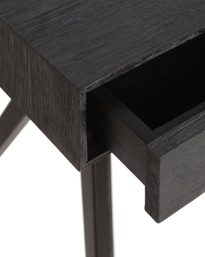 MAJESTI ЧЕРНО БЮРО 